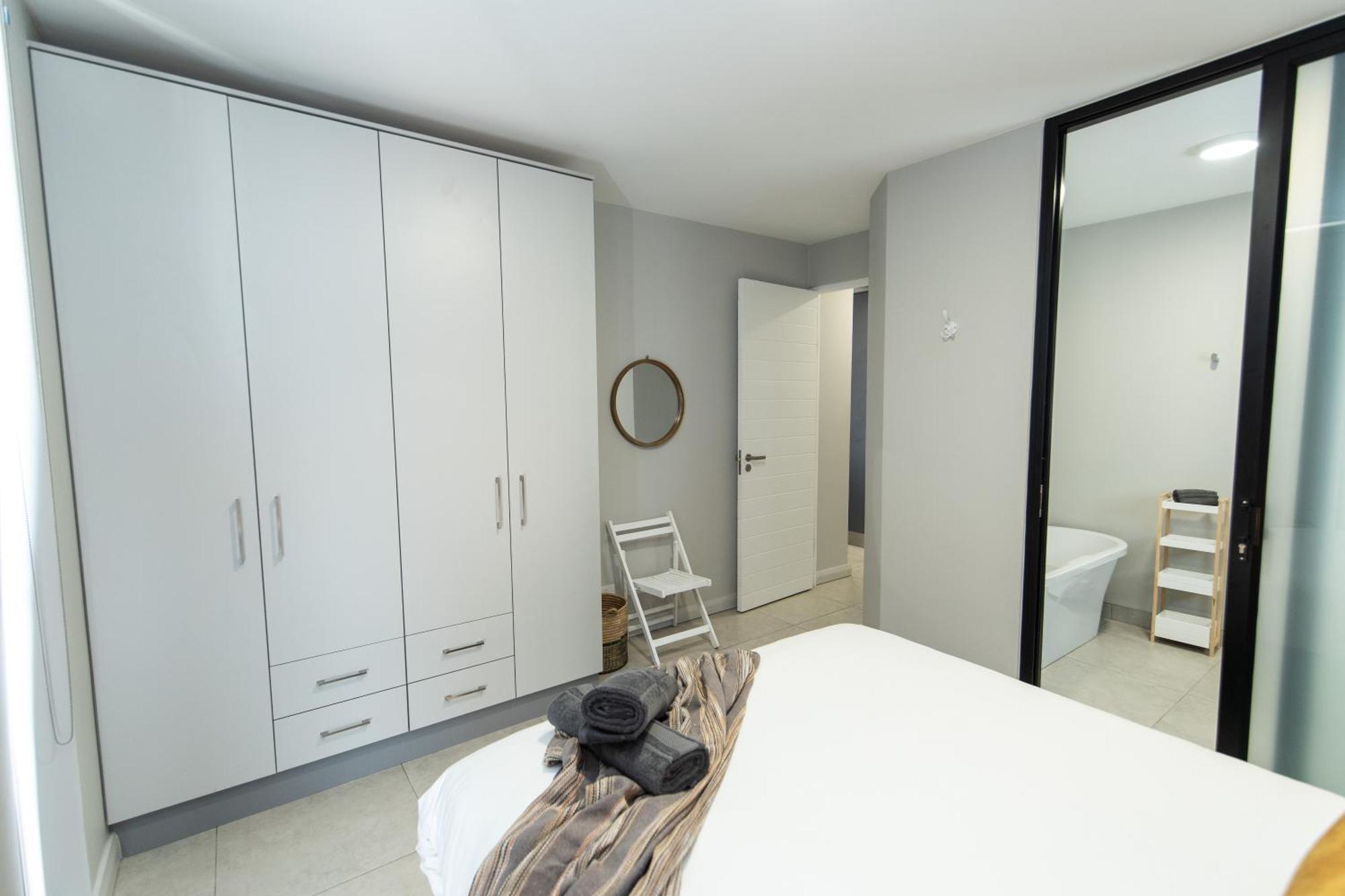 Cozy Modern Apartment At Bellamare Порт-Элизабет Экстерьер фото
